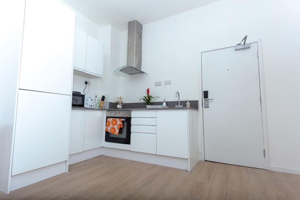Flat 403 One Bedroom Apartment เบอร์มิงแฮม ภายนอก รูปภาพ